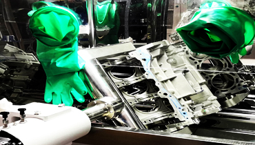 Ultrasonic cleaner to clean aerospace components